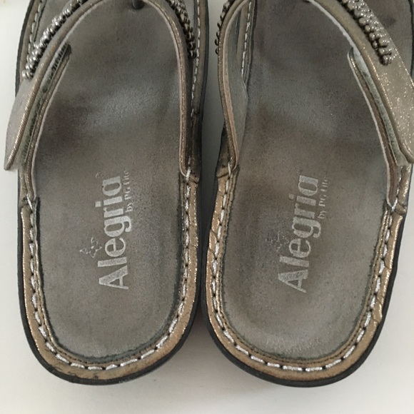 Algeria thong-style sandal - Picture 3 of 6